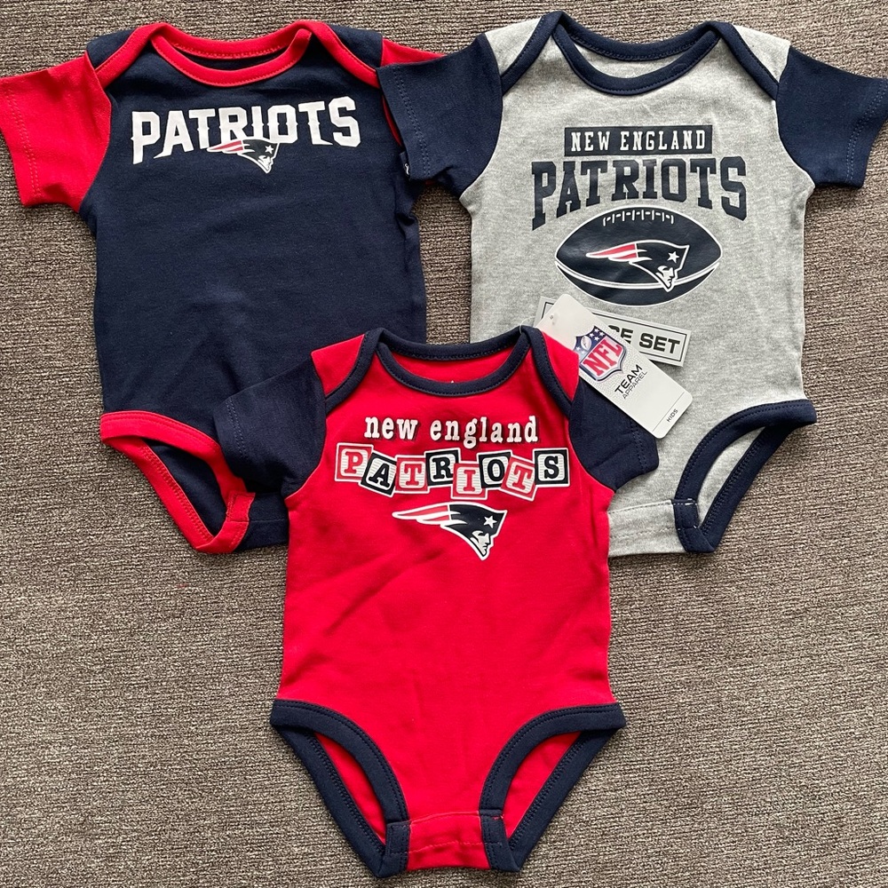 New! New England Patriots￼ Baby 0-3 Months NFL One Piece Outfit 3 Sets NWT !